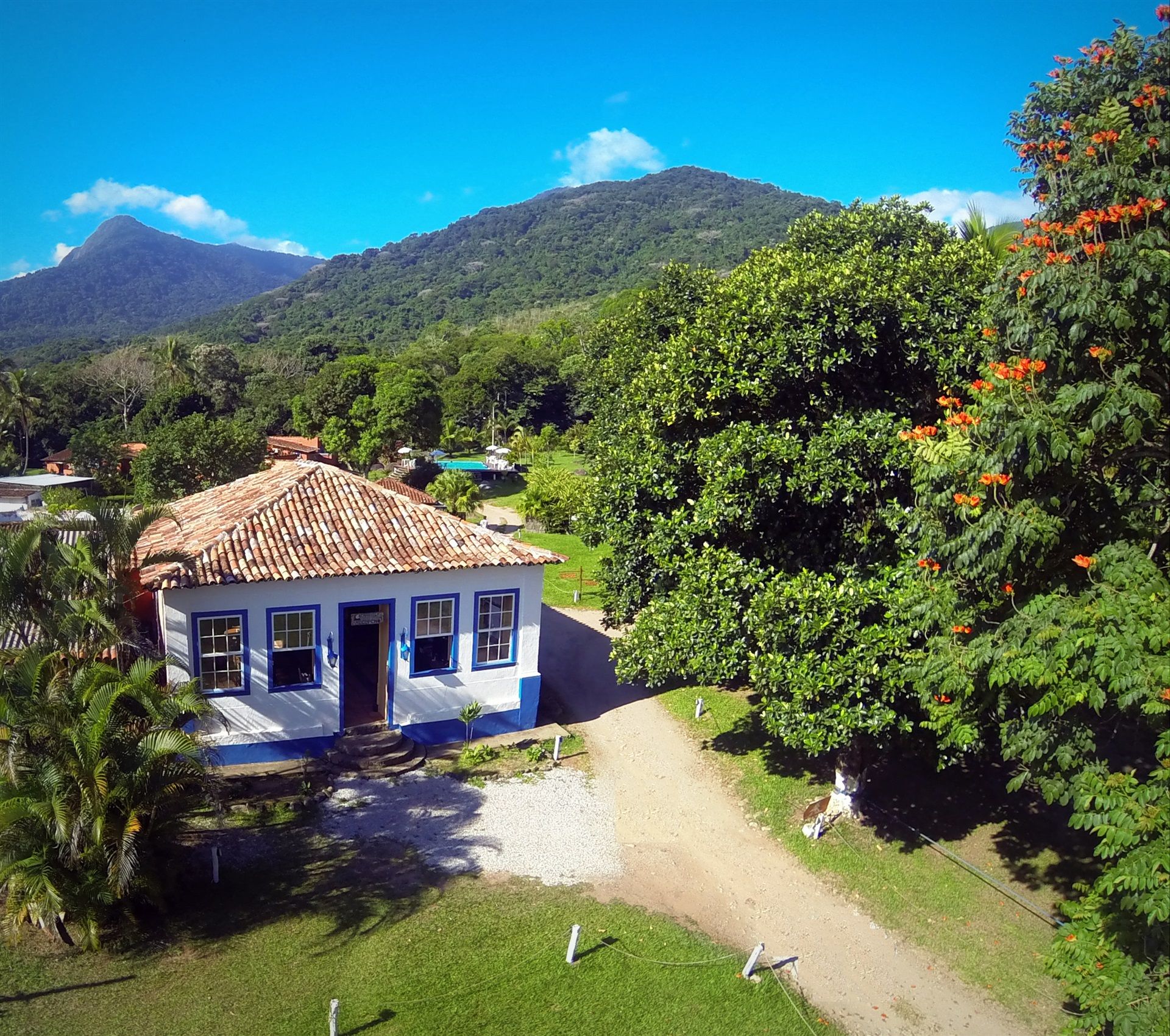 CARAVELA POUSADA BROMÉLIAS