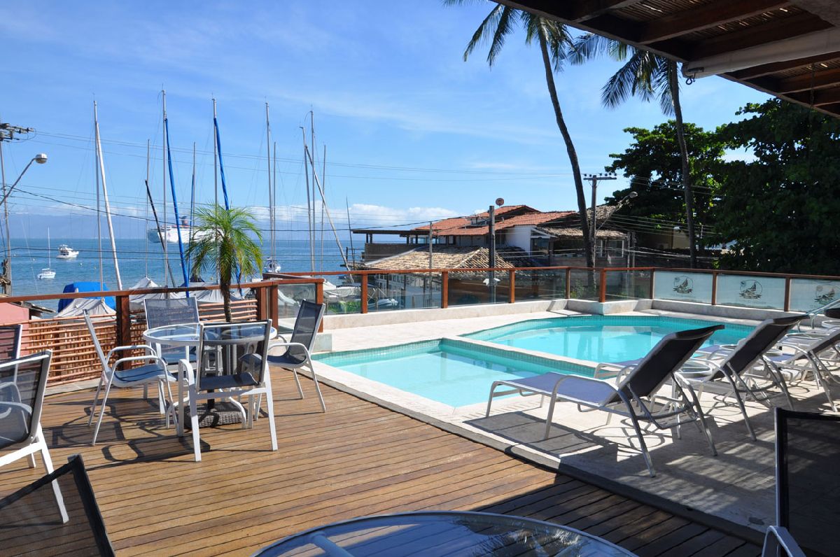 O HOTEL FITA AZUL COMBINA ELEGANTEMENTE COM A MODERNIDADE EM UM AMBIENTE ACOLHEDOR PARA PROPORCIONAR UMA DELICIOSA EXPERIÊNCIA EM ILHABELA/SP