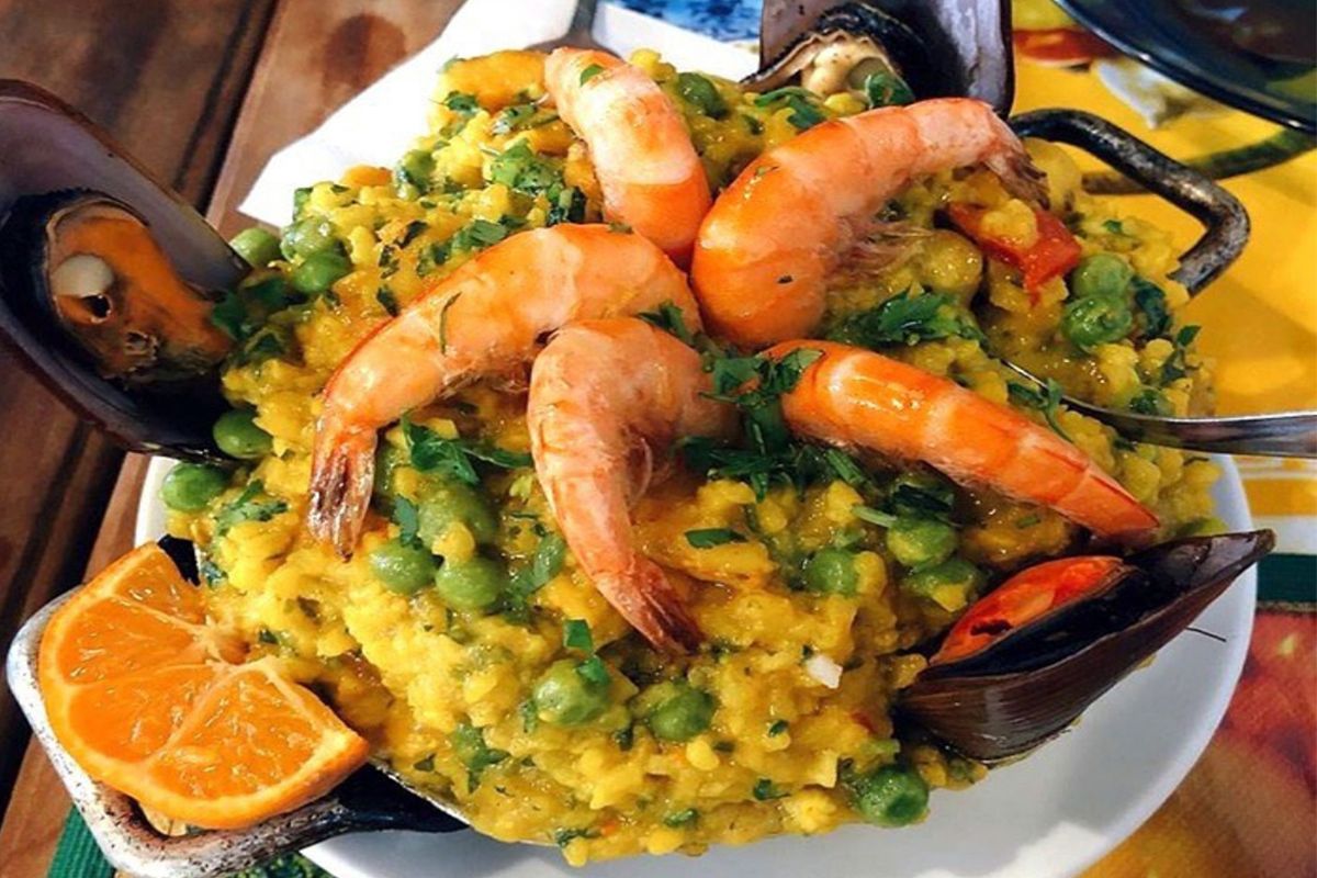 PAELLA DE FRUTOS DO MAR É  ATRAÇÃO NO CARDÁPIO DO PEIXARIA NA VILA MADALENA