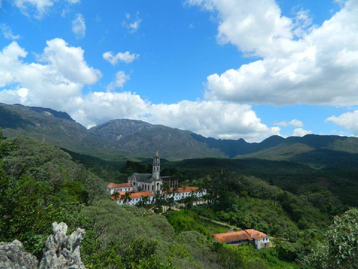 HISTÓRIA, CULTURA, NATUREZA E GASTRONOMIA ATRAEM TURISTAS AO SANTUÁRIO DO CARAÇA