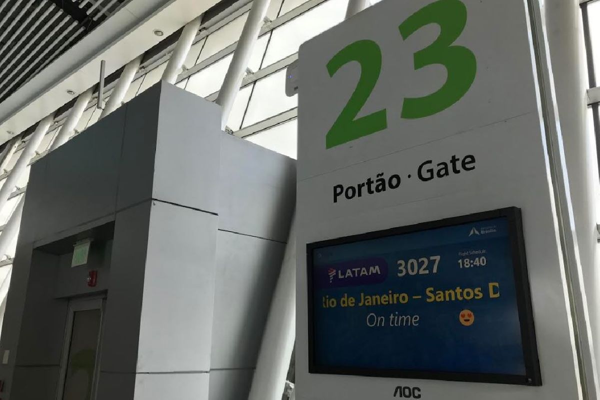 AEROPORTO DE BRASÍLIA INOVA NO DESIGN DOS PAINÉIS INFORMATIVOS DE VOOS