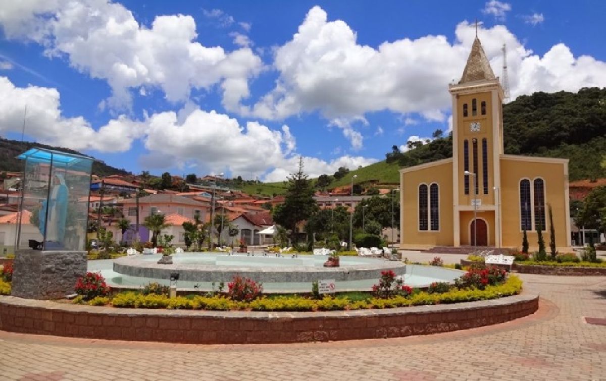 MUNHOZ/MG RODEADA POR MONTANHAS DA SERRA DA MANTIQUEIRA, TEM TOMADO TODAS A MEDIDAS NECESSÁRIAS