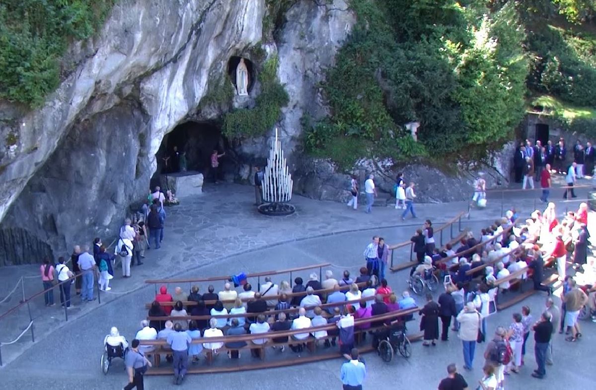 SANTUÁRIO INTERNACIONAL DE LOURDES REALIZA EVENTO ONLINE PARA FIÉIS