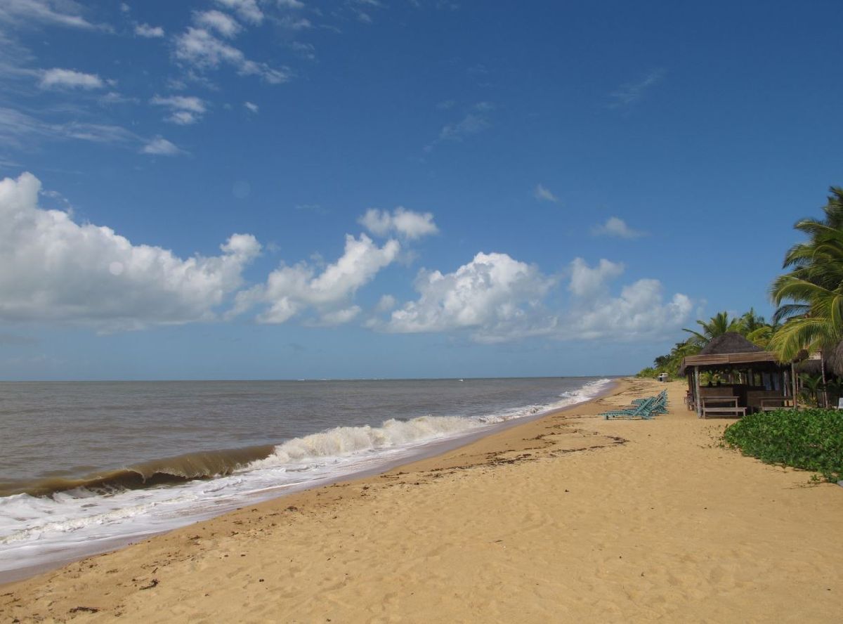 PRAIA DE SANTO ANDRÉ, NA BAHIA, DIZ NÃO À FESTAS DE RÉVEILLON