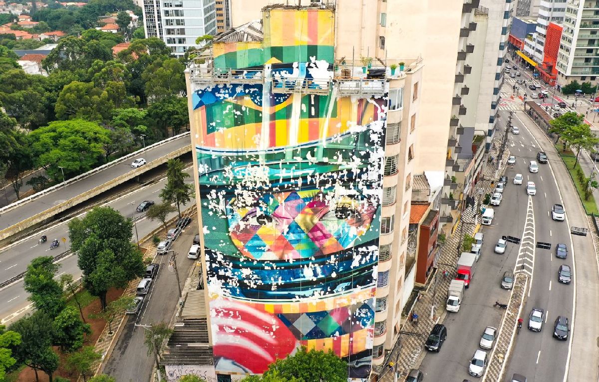 NO MURAL A LENDA DO BRASIL EDUARDO KOBRA INICIA PROJETO DE RESTAURAÇÃO DE SUAS OBRAS