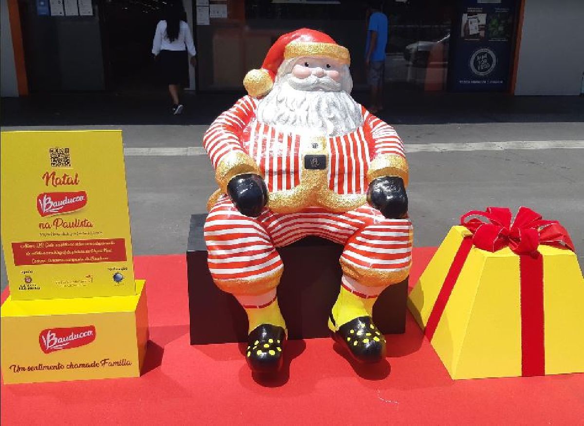 ASSOCIAÇÃO PAULISTA VIVA DÁ INICIO A LEILÃO DE PAPAIS NOÉIS EM EXPOSIÇÃO NA AVENIDA PAULISTA