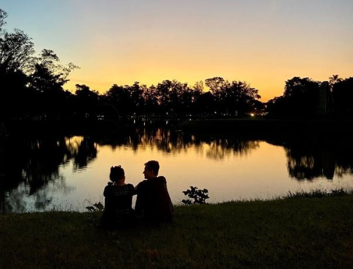 EM COMEMORAÇÃO AO DIA DOS NAMORADOS, PARQUE IBIRAPUERA GANHA ESCULTURAS FEITAS DE ARRANJOS E VASOS DE FLORES