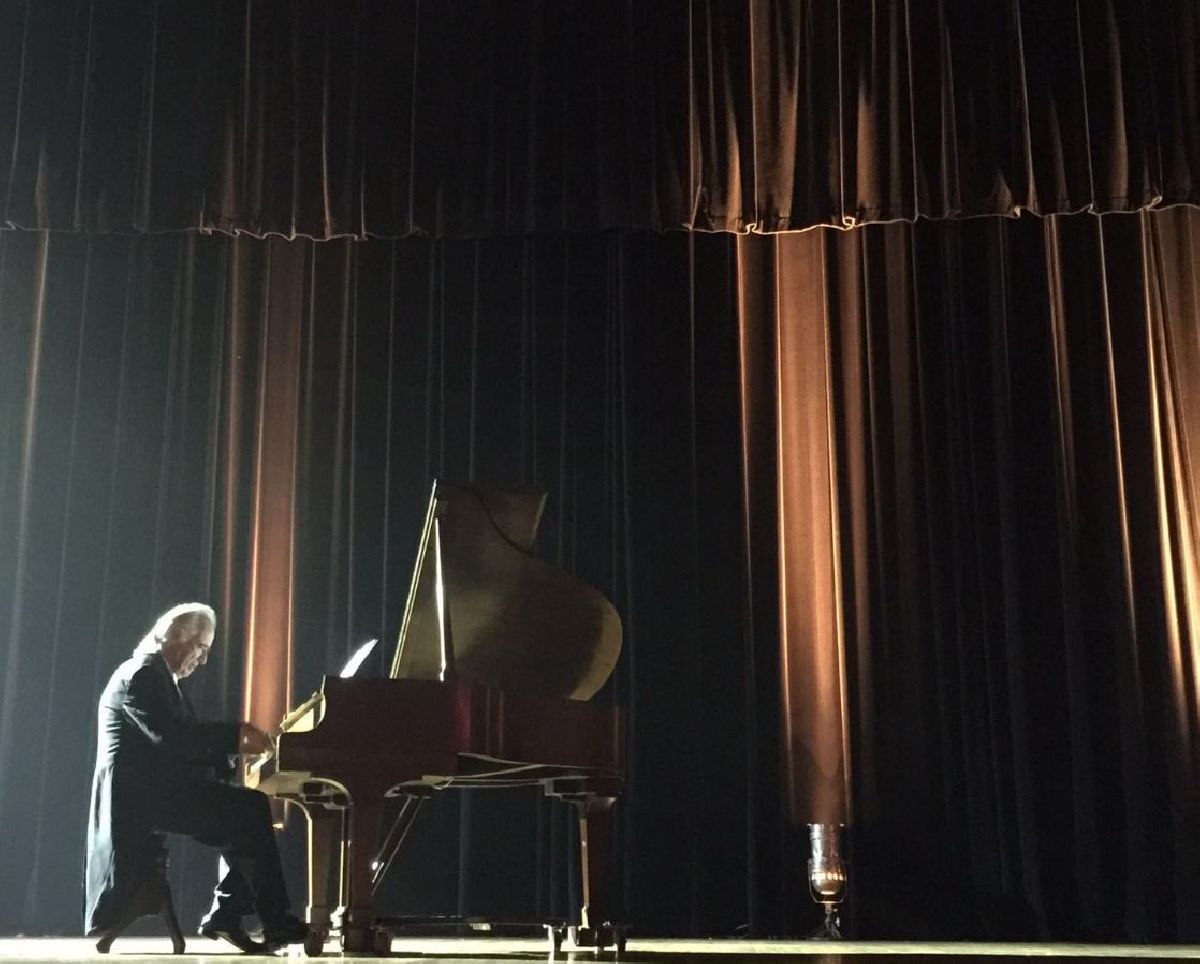 MAESTRO JOÃO CARLOS MARTINS E BACHIANA FILARMÔNICA SESI-SP DÃO CONTINUIDADE À TEMPORADA 2021 EM CONCERTO GRATUITO NO TEATRO LIBERDADE