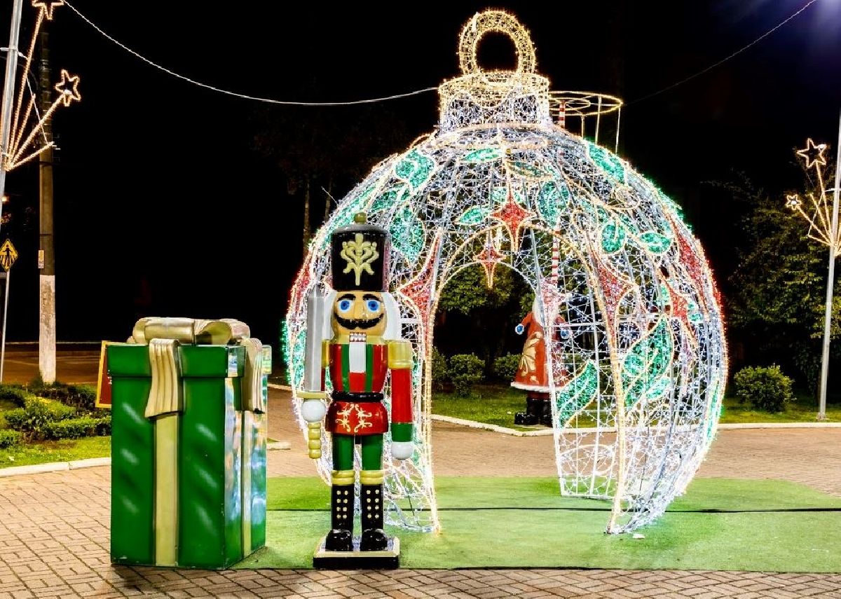 CAMPOS DO JORDÃO CELEBRA O NATAL COM DESFILE DE CARROS ALEGÓRICOS NESTA QUINTA (23)