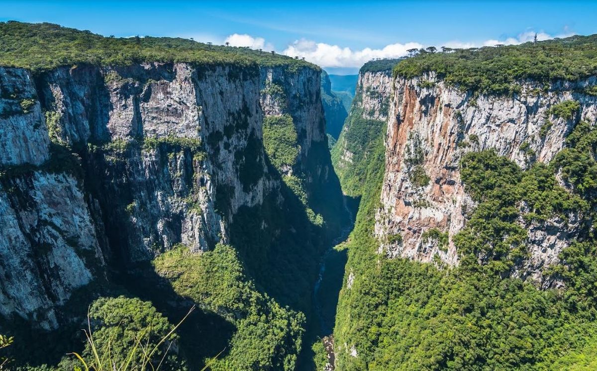 VERÃO NA SERRA GAÚCHA TEM TURISMO DE AVENTURA, CERVEJARIAS, VINÍCOLAS, CÂNIONS E PASSEIO DE BALÃO