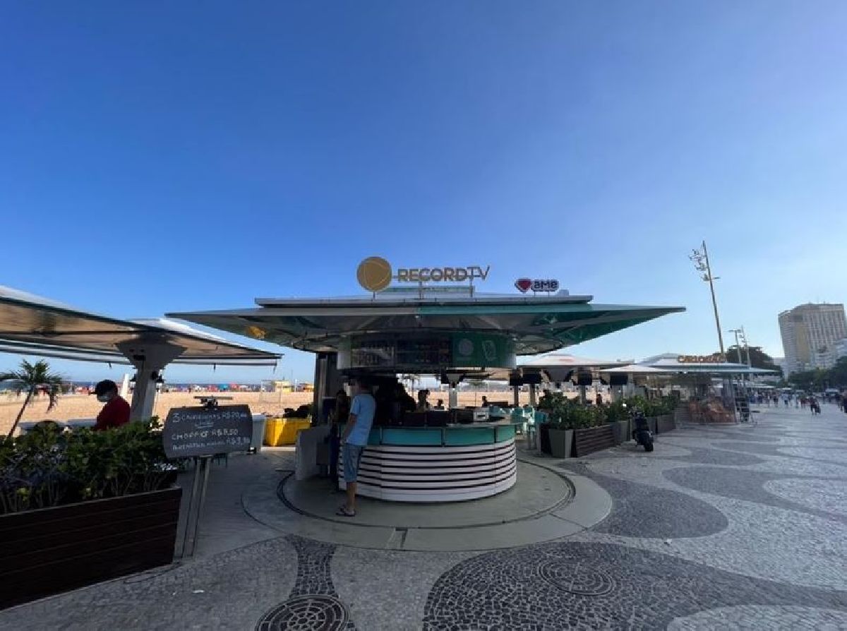 RECORD TV RIO INAUGURA QUIOSQUE NA PRAIA DE COPACABANA