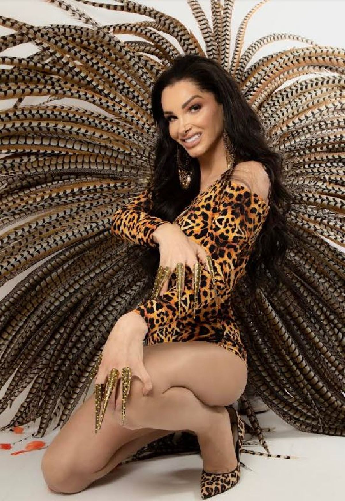 VINDA DA CIDADE DE SORRISO NO INTERIOR DE MATO GROSSO, REBECCA VALENTTINA, É A MISS MATO GROSSO TRANS E ESTÁ EM SÃO PAULO EM BUSCA DA TÃO SONHADO COROA DE MISS BRASIL T.