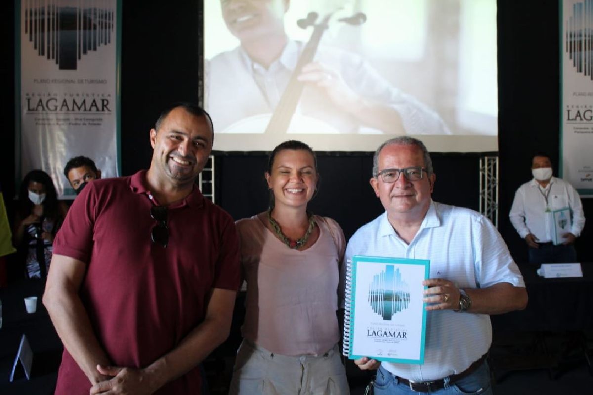 BIANCA COLEPICOLO, COORDENADORA DA CÂMARA TEMÁTICA DE TURISMO DO FÓRUM NÁUTICO PAULISTA, ESTEVE PRESENTE NO EVENTO DE LANÇAMENTO EM IGUAPE, LITORAL SUL  PAULISTA