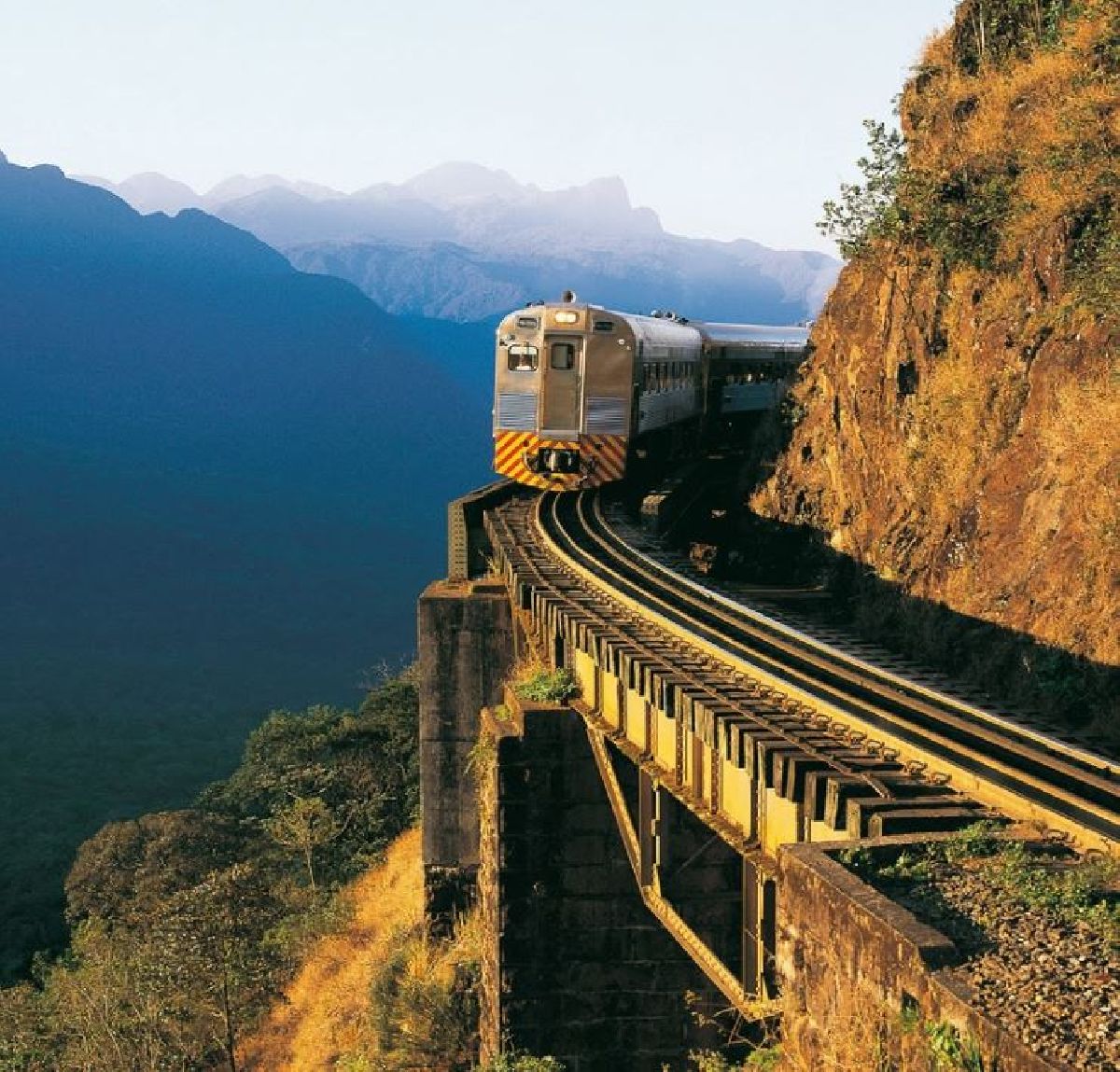 SERRA VERDE EXPRESS COMPLETA 25 ANOS DE TURISMO FERROVIÁRIO NO PARANÁ