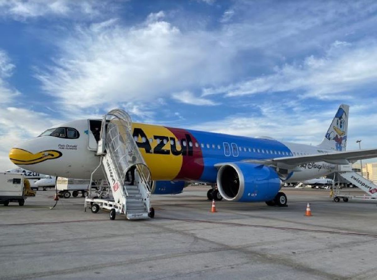 Azul Linhas Aéreas inicia operações de aeronave inspirada em Pato Donald