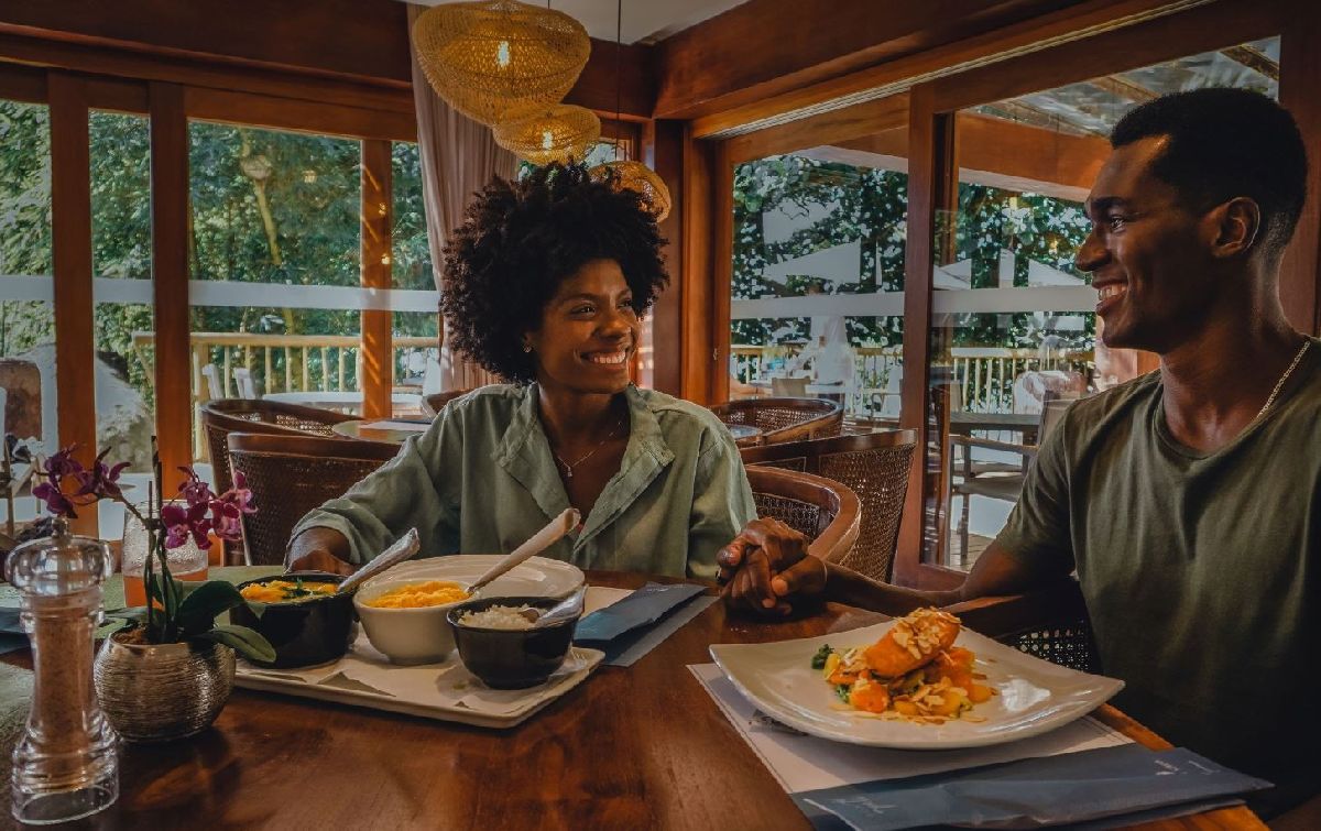 FIM DE SEMANA DE ROMANCE E RELAXAMENTO NO DIA DOS NAMORADOS DO ILHABELA CASA DI SIRENA