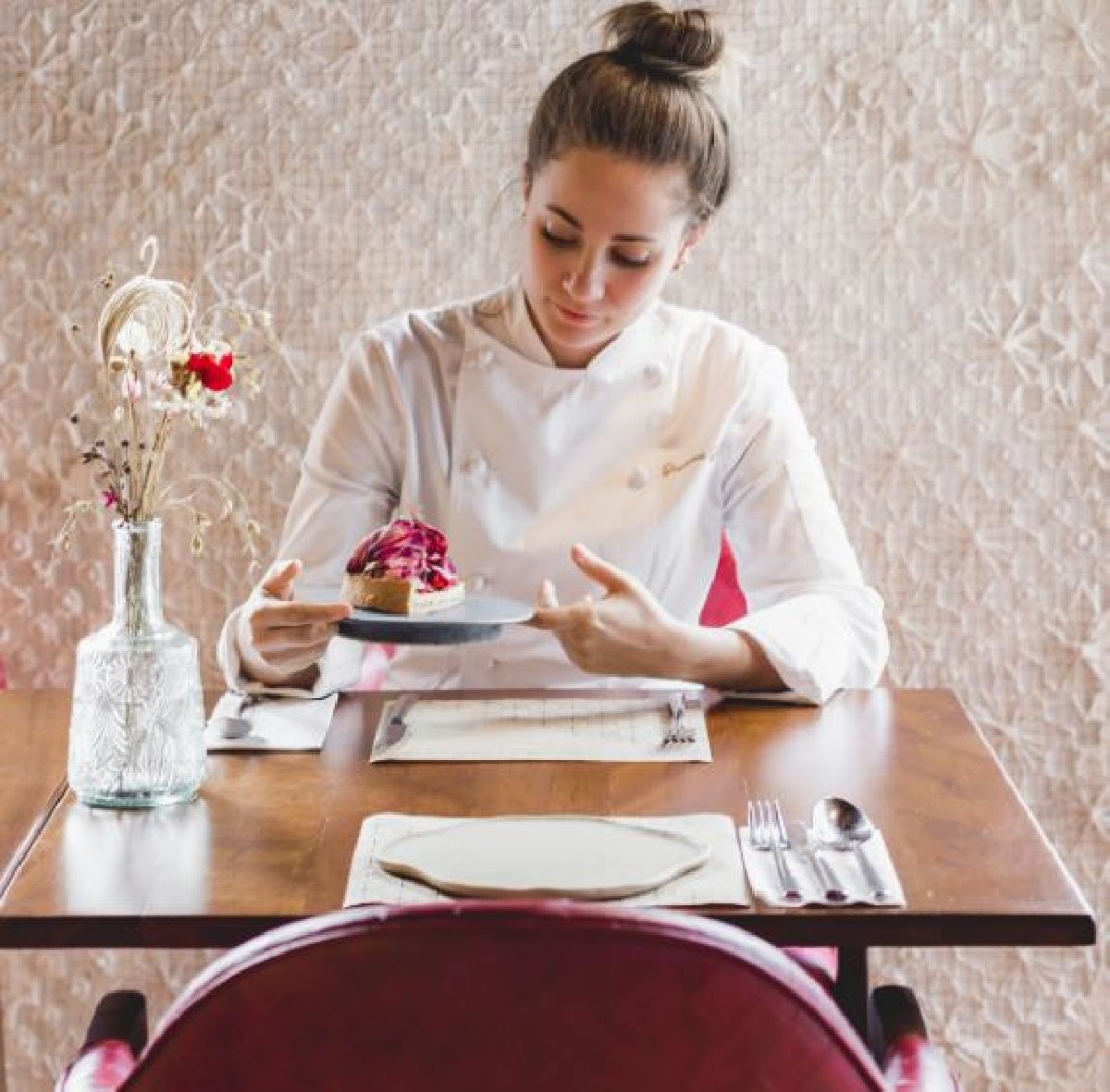 CHEF GIOVANNA GROSSI PREPARA MENU DEGUSTAÇÃO ESPECIAL PARA O DIA DOS NAMORADOS NO ANIMUS