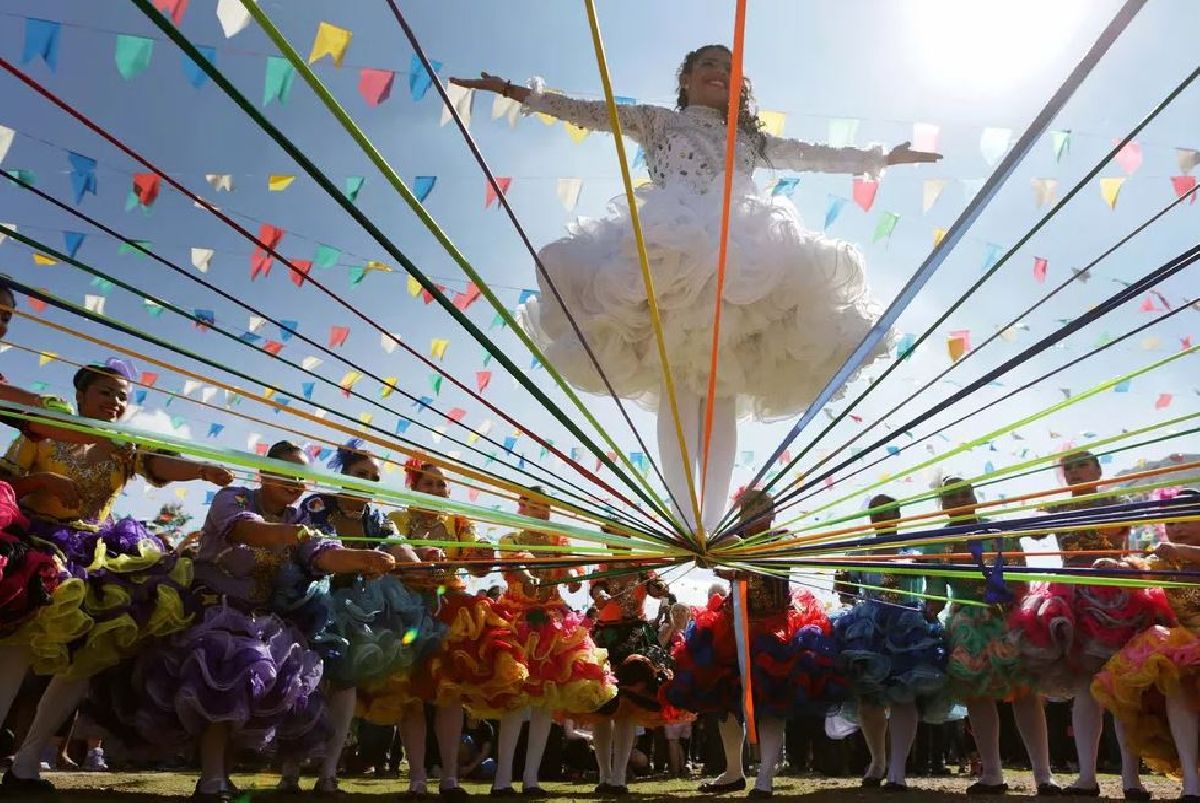 FESTIVAL ARRAIAL GUARULHOS CELEBRA O CICLO DE SÃO JOÃO COM QUADRILHAS, MODA DE VIOLA, BAILE CAIPIRA, INTERVENÇÕES ARTÍSTICAS E CULINÁRIA TROPEIRA DO INTERIOR PAULISTA NOS DIAS 17, 18 E 19 DE JUNHO