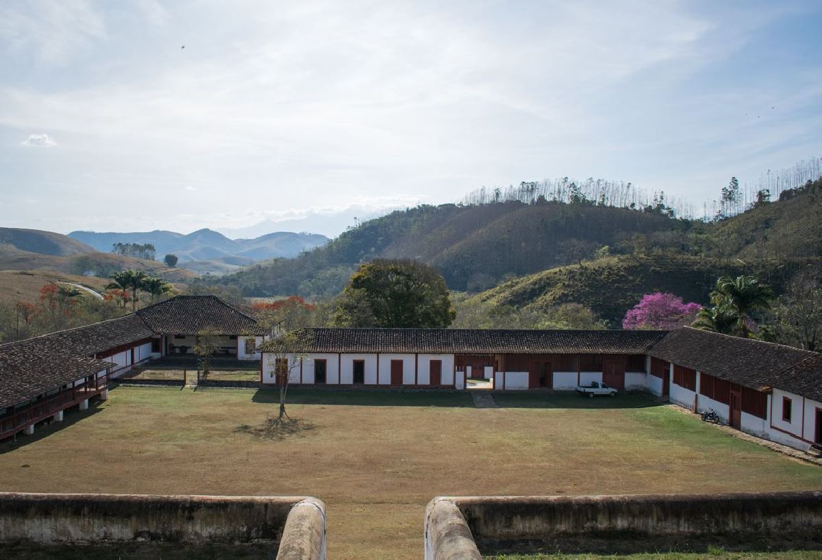 PAU D ALHO: A HISTÓRIA DA FAZENDA EM QUE DOM PEDRO FOI RECEBIDO PELA PORTA DOS FUNDOS E COMEU NO CHÃO