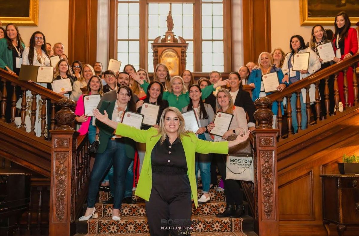 FABIANE TAVARES EMPRESÁRIA BRASILEIRA DA ÁREA DA BELEZA PROMOVE CONFERENCIA DE NEGÓCIOS E BELEZA EM HARVARD UNIVERSITY NOS EUA