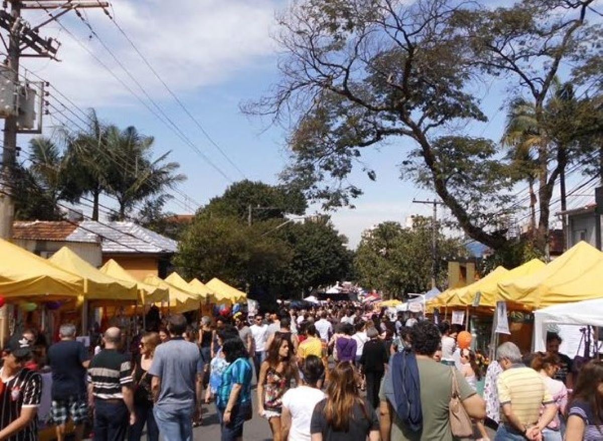 COMPRAS, GASTRONOMIA, LAZER E MUITO AGITO NA 17ª NOEL NA VILA , NA REGIÃO DA VILA MADALENA EM SÃO PAULO