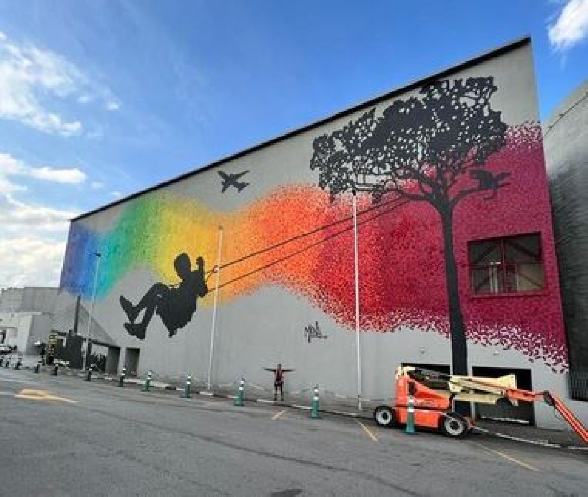 EQUILÍBRIO: MENA COLORE GUARULHOS E HOMENAGEIA ENCONTRO DA CIDADE COM A NATUREZA