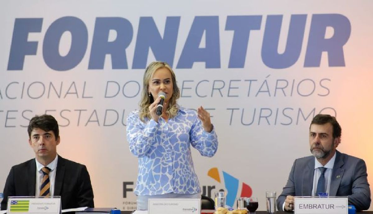 Ministra do Turismo participa da primeira reunião do ano do Fornatur