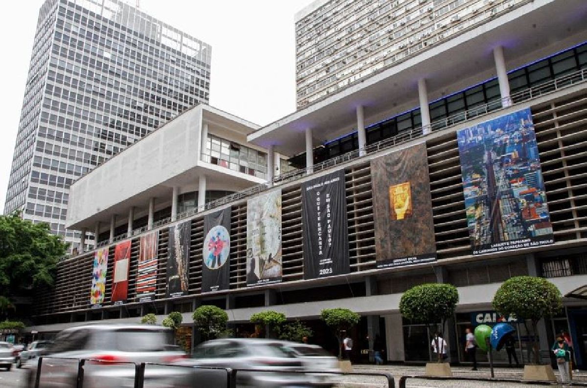 São Paulo ganha Arte Acessível com Banners Gigantes na Paulista