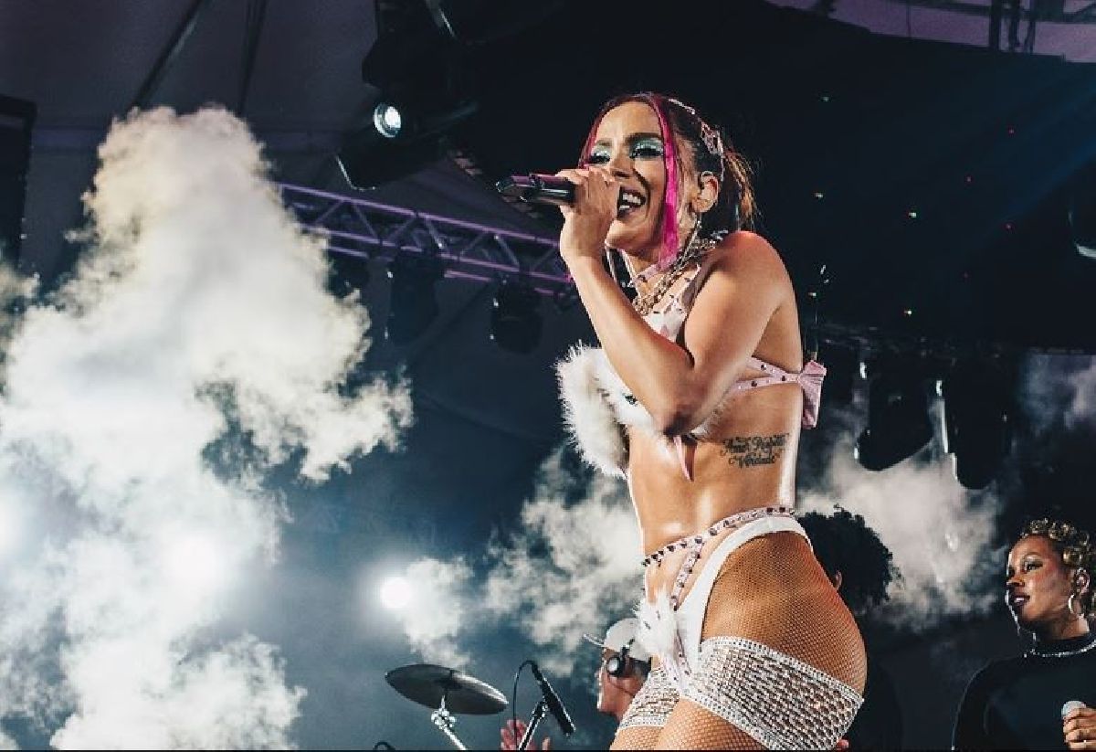 No auge da carreira, Anitta encerra sua turnê de Carnaval em Curitiba