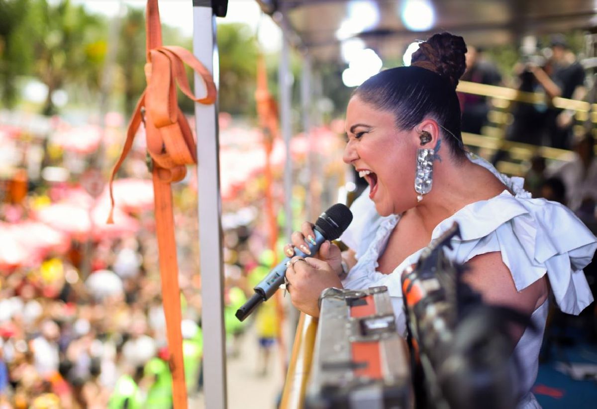 Maria Rita encanta público em sua estreia no carnaval de rua de São Paulo