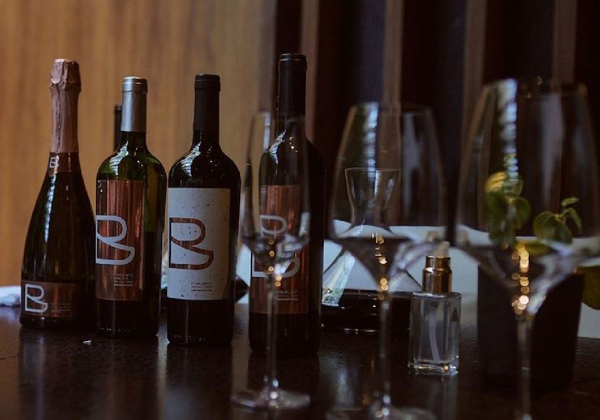 BA RA Hotel lança rótulos de vinhos e espumante