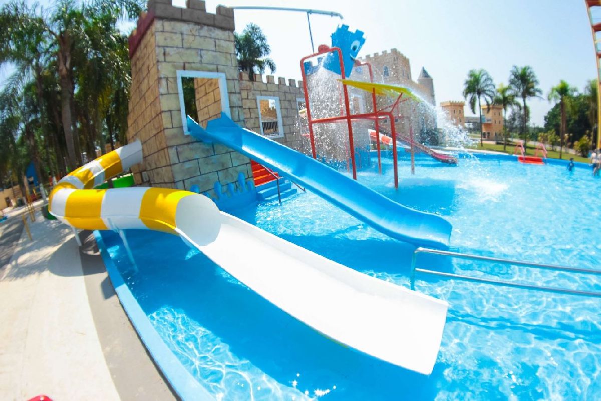 Castelo Park Aquático: feriados e promoções fecham a temporada de verão