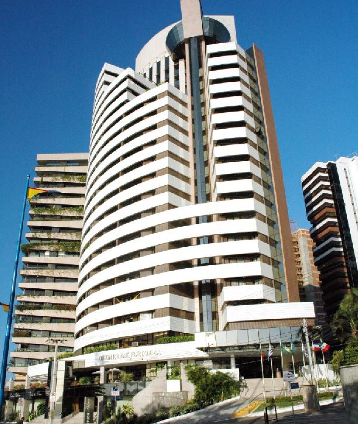 Blue Tree Towers Fortaleza renova parceria com a causa 