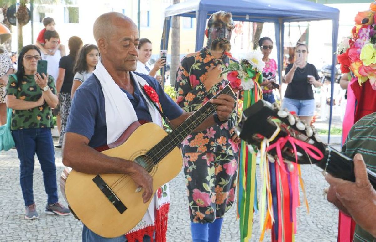 Festa do Divino recebe turistas com devoção e boa música de viola em São José do Barreiro