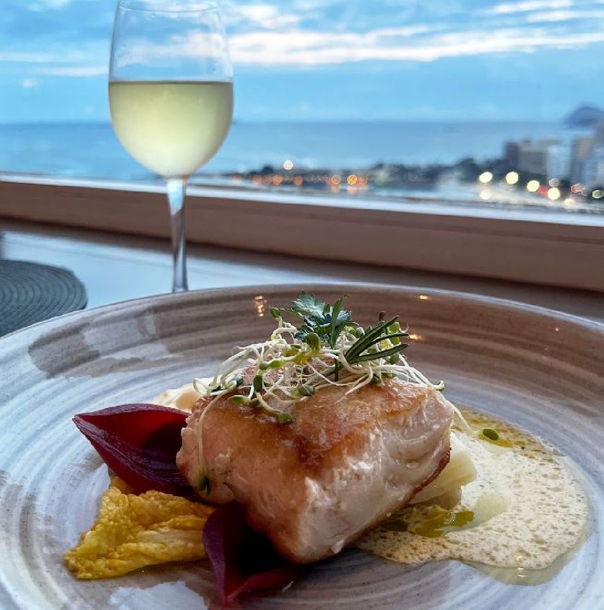 Restaurante do Rio Othon Palace vai oferecer Jantar Romântico em comemoração ao Dia dos Namorados  