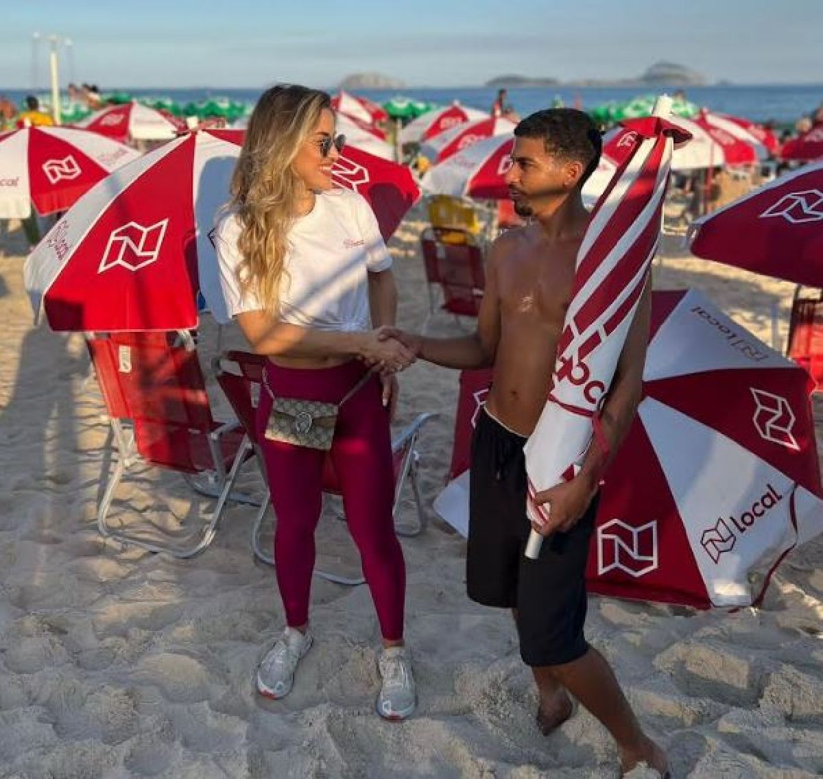 Rio de cara nova: Local App distribui novos guarda-sóis nas praias cariocas neste feriadão prolongado