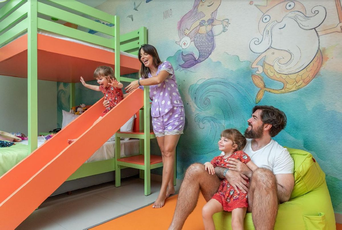 Vila Galé Eco Resort do Cabo ganha quarto infantil Nep com escorregador e decoração especial