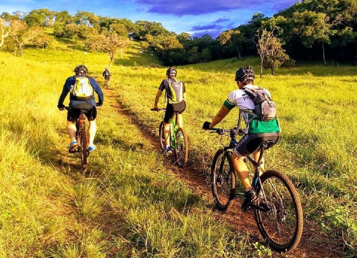 Explorando Bonito (MS) de bike em um roteiro de cicloturismo