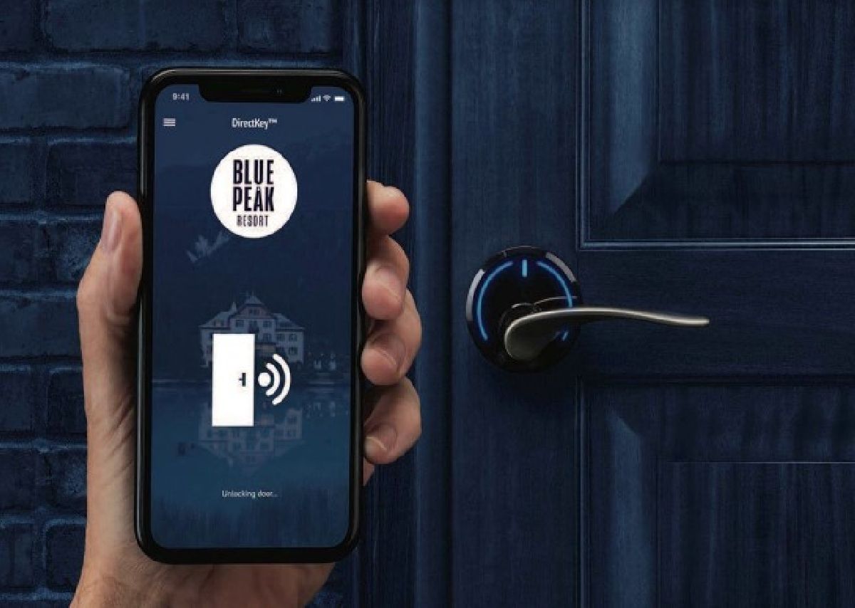 Práticas ESG em hotéis: Tecnologia Directkey elimina o uso de cartão-chave produzido com plástico e permite que hóspedes façam o ckeck-in através de seu celular