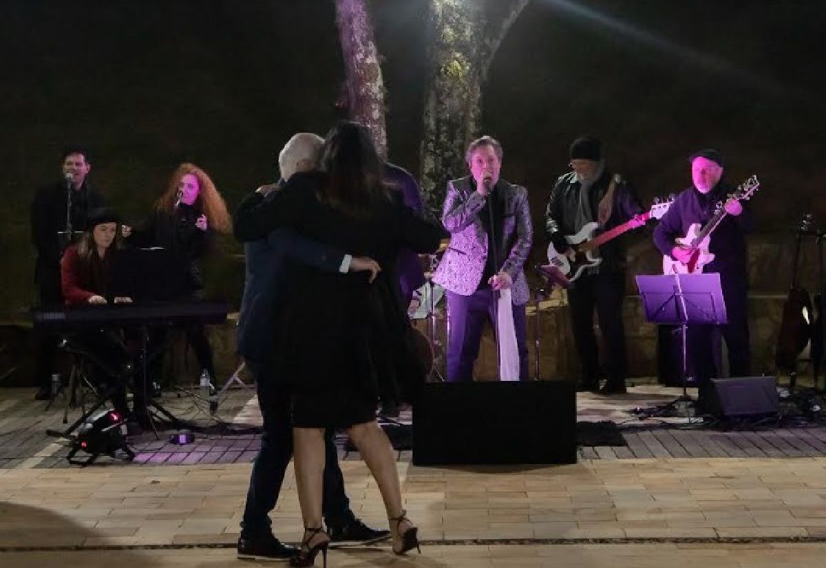 A Pousada Putini, em São Roque, interior de São Paulo foi o palco de estreia da turnê “Felipe Menegat in Concert!”