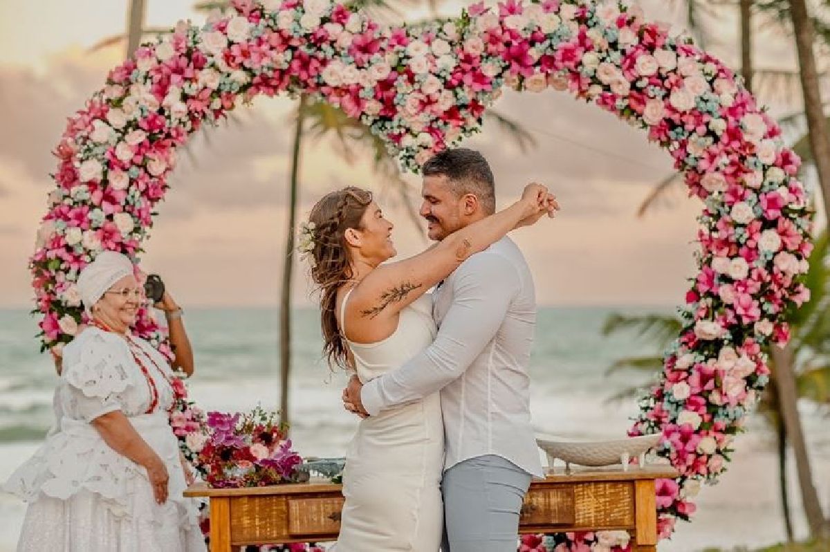 Atores Priscila Fantin e Bruno Lopes renovam votos no Grand Palladium Imbassaí Resort & Spa, na Bahia