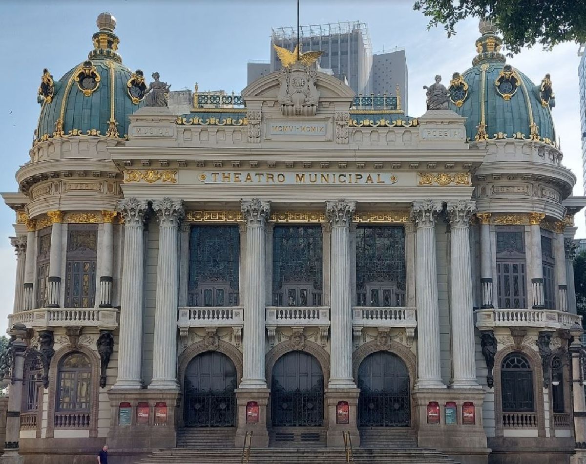 Theatro Municipal do Rio de Janeiro celebra o mês das crianças com uma programação especial