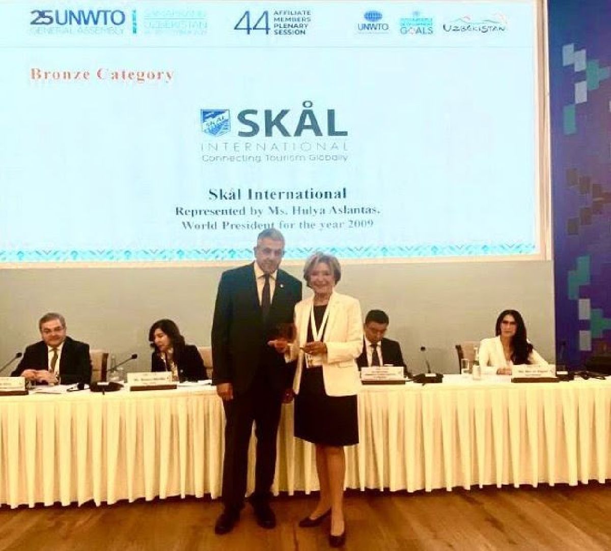 Skål International recebe reconhecimento de  Zurab Pololikashvili, Secretário Geral da OMT
