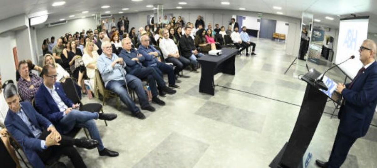 Hotelaria Catarinense reunida em Balneário Camboriú para comemorar o Dia do Hoteleiro