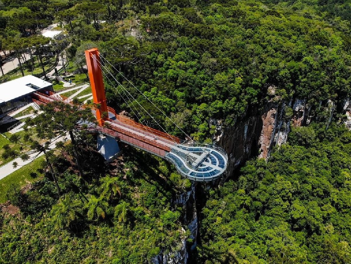 Skyglass Canela aposta em decoração natalina e muita diversão para as festas de fim de ano