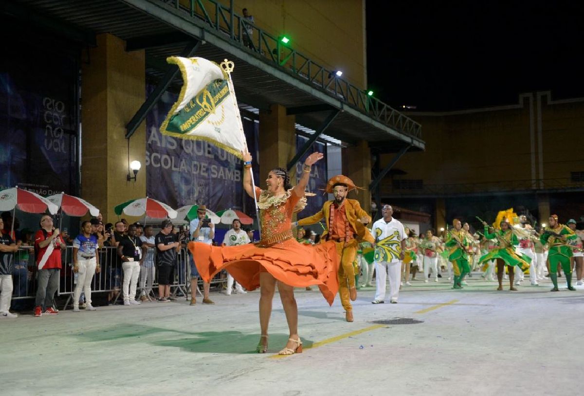 Evento do Dia Nacional do Samba tem ingressos a preços populares na casa do Rio Carnaval