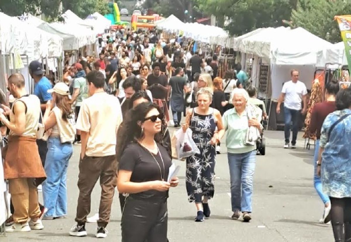 O evento Noel na Vila  antecipou  as compras de Natal e agitou o bairro da  Vila Madalena em São Paulo  