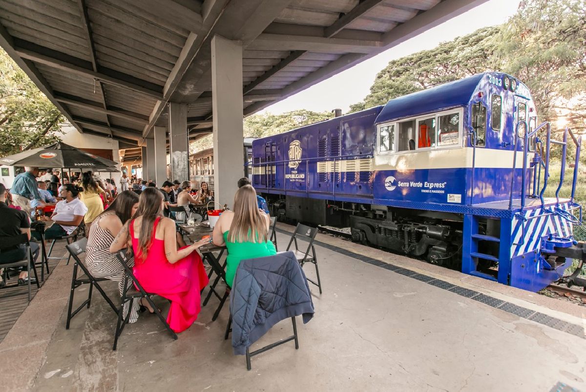 Abre e fecha: Horário do Trem Republicano no Réveillon