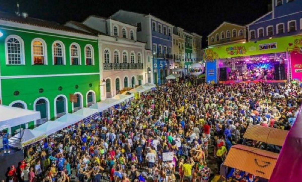 Carnaval atrai foliões e várias cidades do país registram recordes de movimentação turística