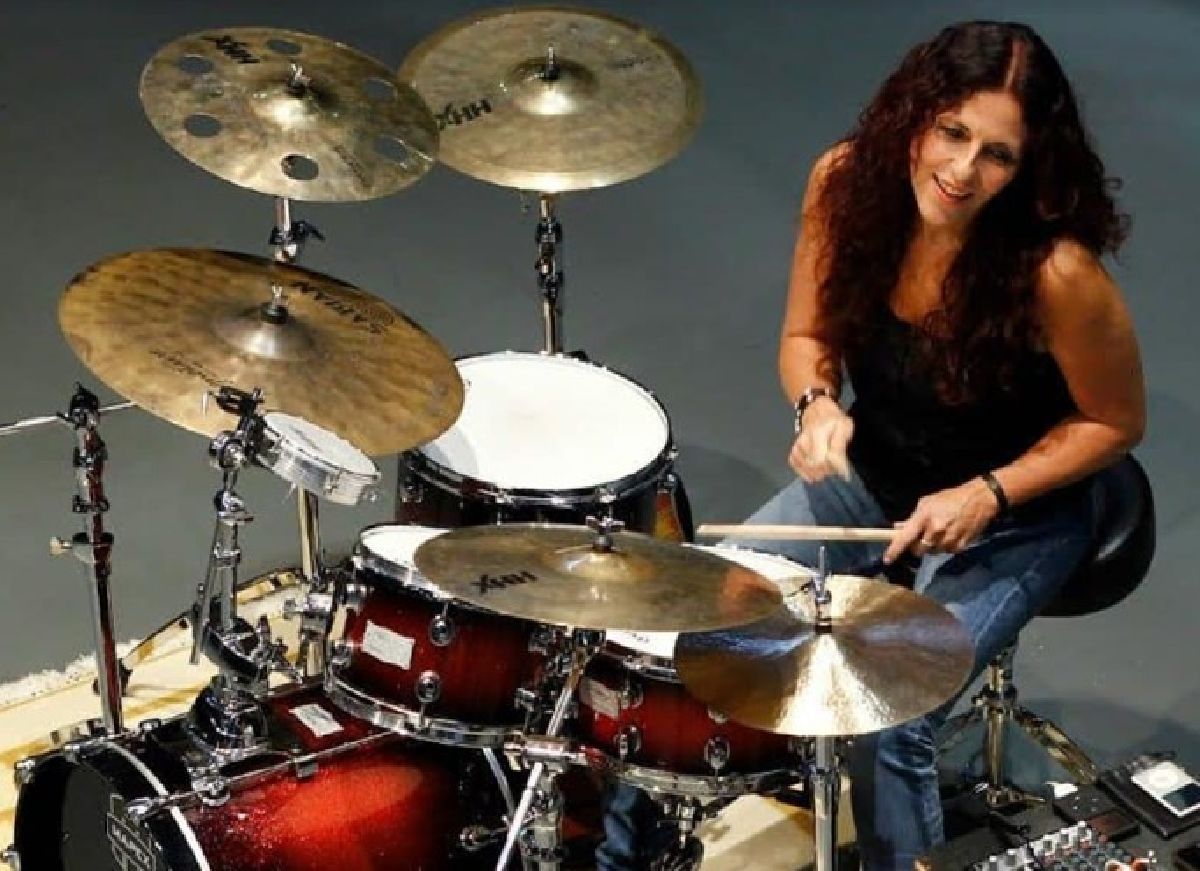 Compositora e baterista Vera Figueiredo traz show 